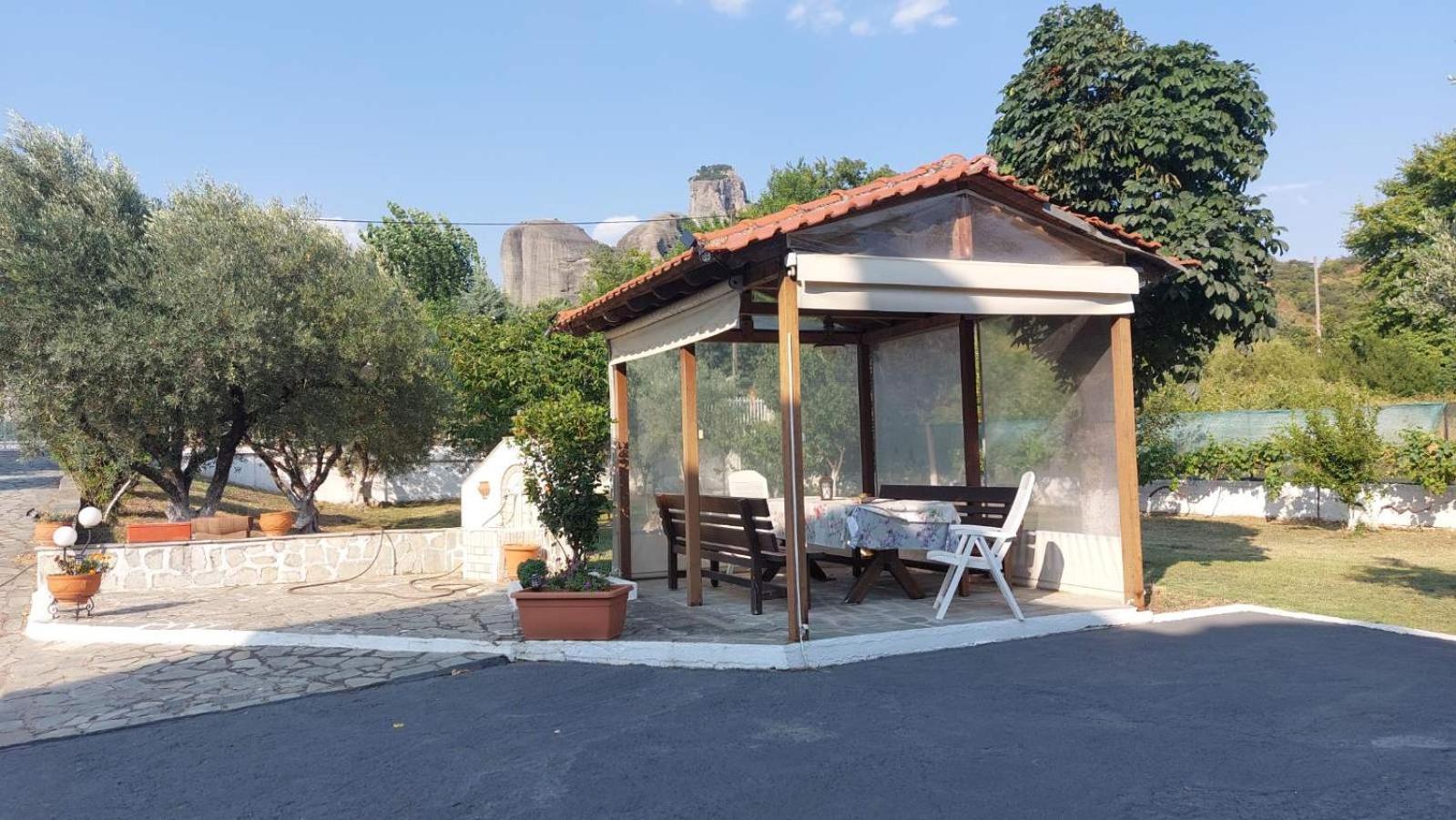 Pomegranate Tree House - Meteora Pensionat Kalampaka Exteriör bild