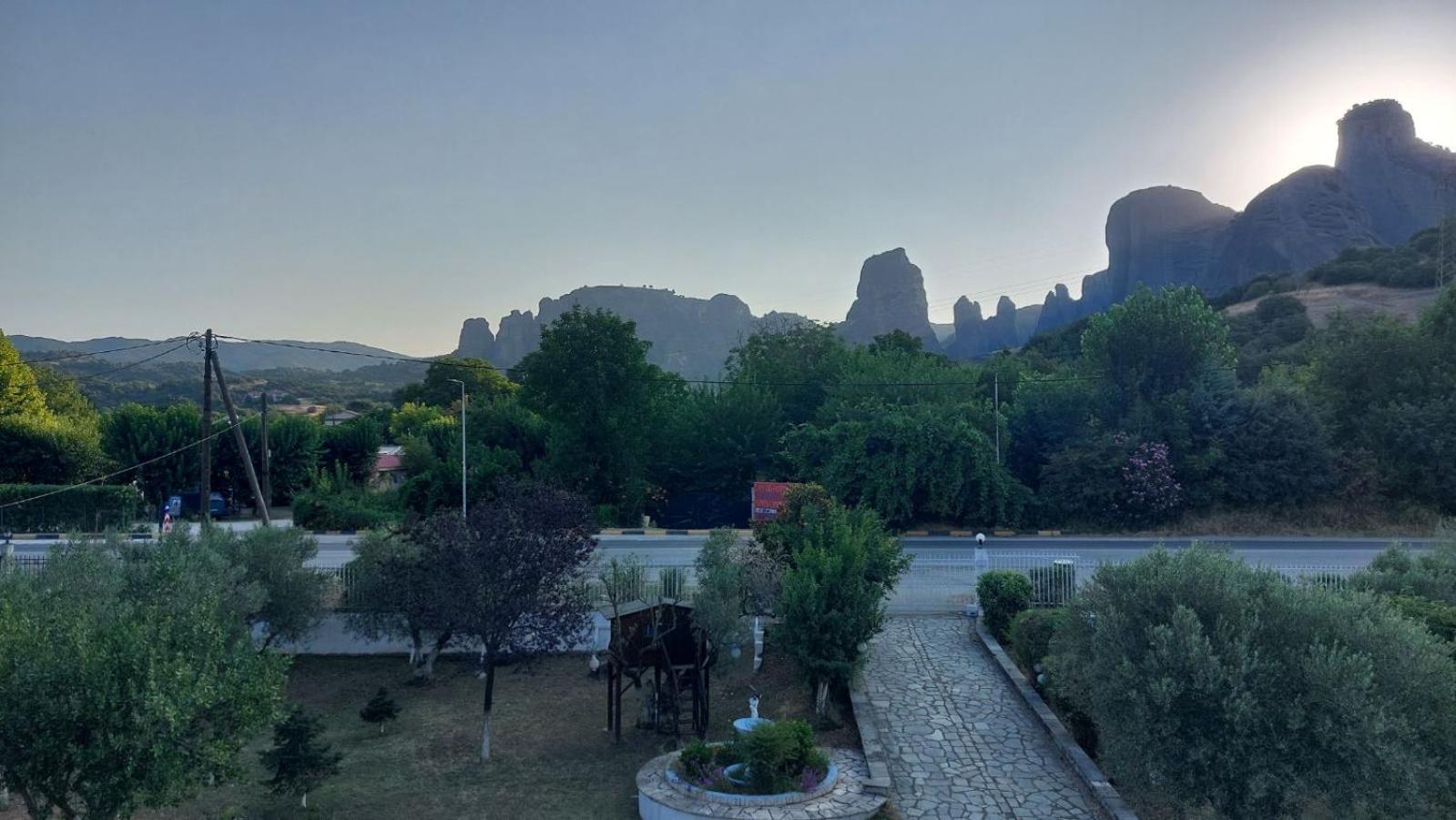 Pomegranate Tree House - Meteora Pensionat Kalampaka Exteriör bild