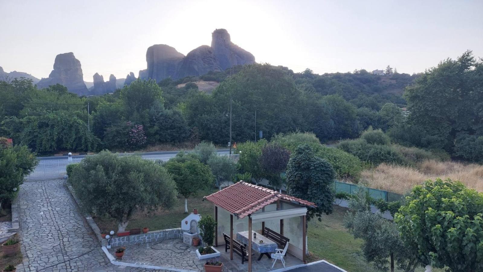 Pomegranate Tree House - Meteora Pensionat Kalampaka Exteriör bild
